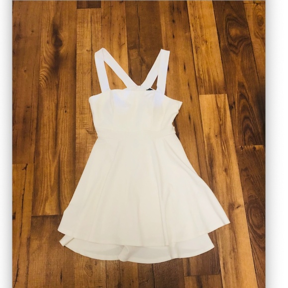 Windsor dress ~white ~ cute for summer Size Medium - Picture 1 of 6